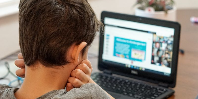 Illectronisme, l’incompréhension du numérique touche aussi les jeunes