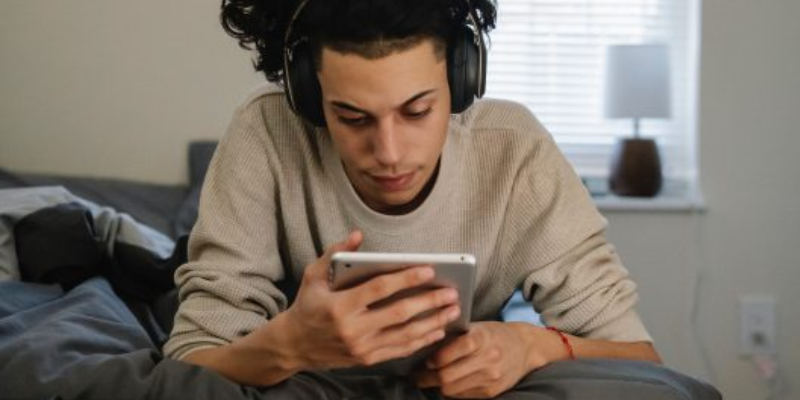 Trois bonnes pratiques à adopter pour une désintox numérique réussie