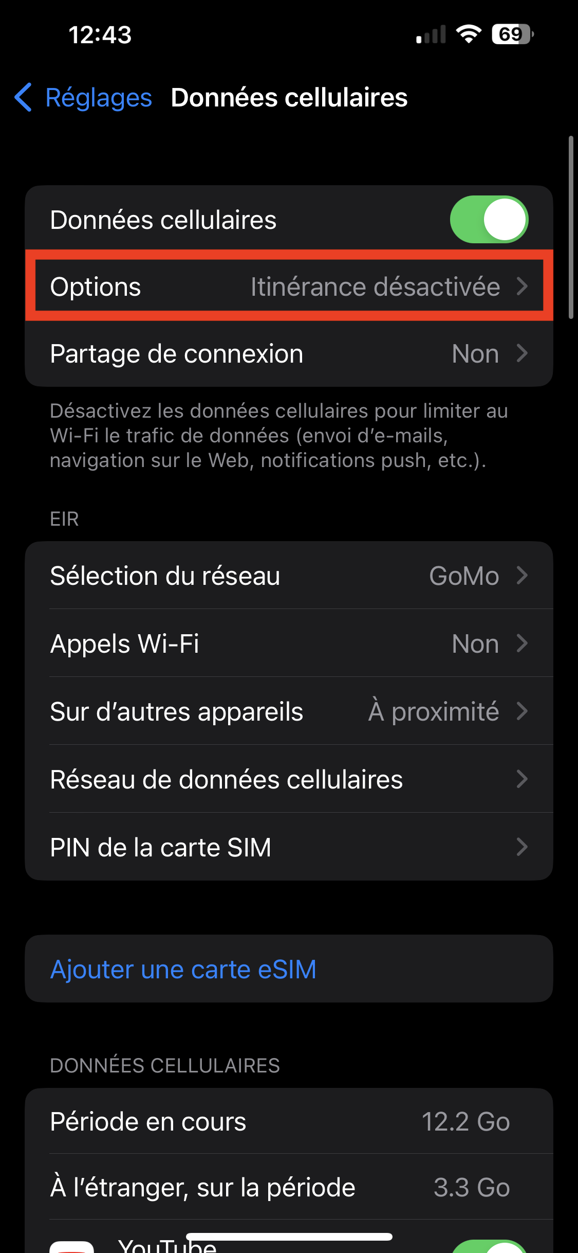 Écran des réglages iPhone affichant les options de données cellulaires, avec l’itinérance désactivée.