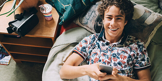 Inquiets pour la vie privée de vos ados sur internet ? 9 conseils à discuter avec eux