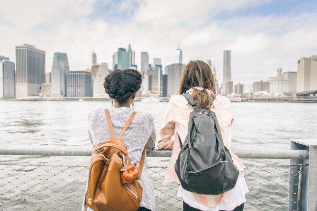 Deux étudiantes en voyage à New York